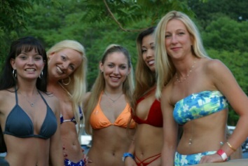 bikini.jpg (31352 bytes)